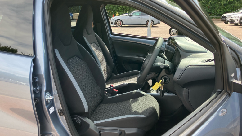 Toyota Aygo X 1.0 VVT-i Edge 5dr Petrol Hatchback